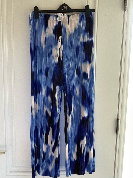 Joseph Ribkoff Pants - Joseph Ribkoff Blue/White Pleated Tropical print Wide-Leg Pants in Size 8